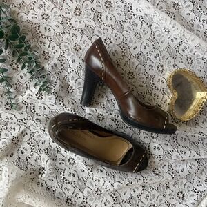 Dressbarn Brown Peep Toe Platform Pumps Contrast Stitching Heels Size 8.5M